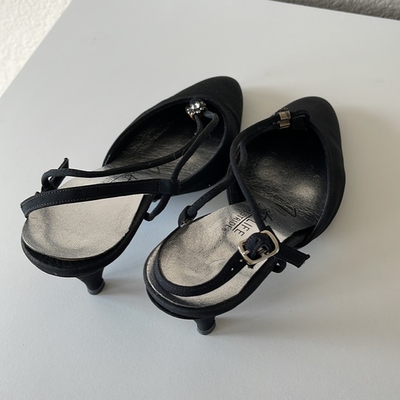 Shoes - Picture 2 of 6